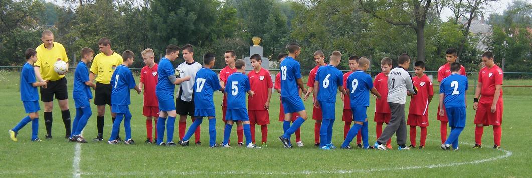 U15 - Az első "nagypályás" kézfogás.... 